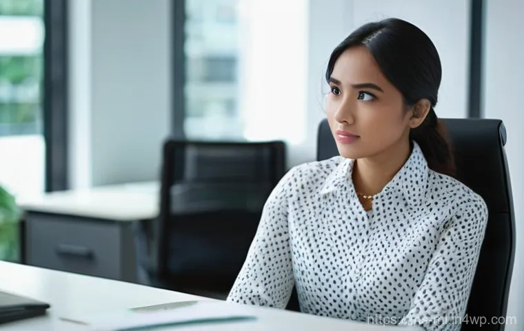 언어적 편향과 사회적 소수자 - **A Vibrant Tapestry of Malaysian Voices:** A diverse group of Malaysian individuals from various st...